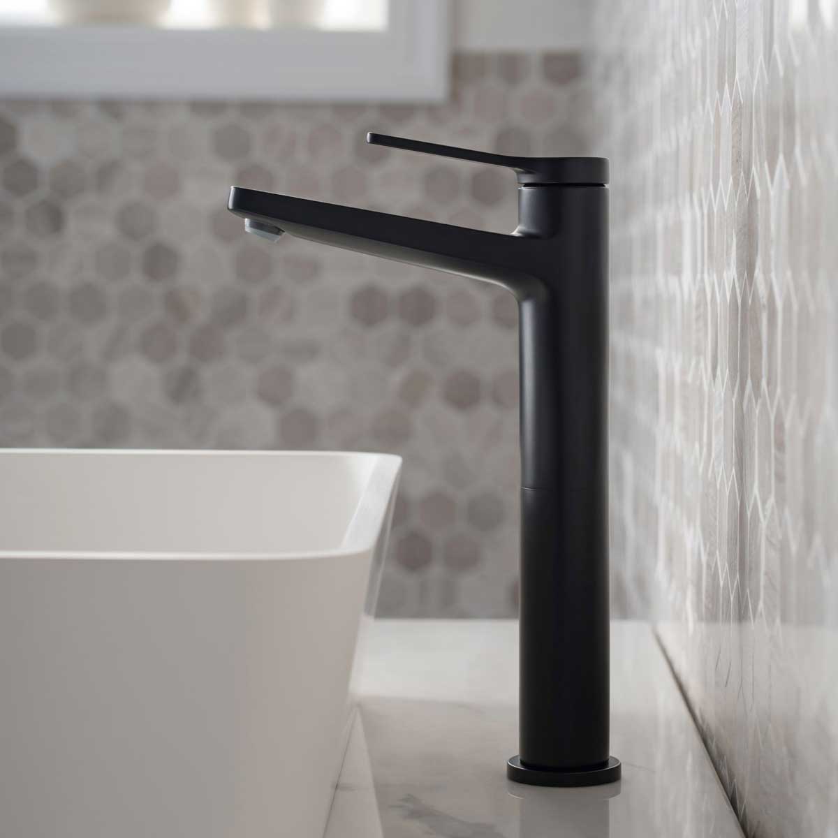 bathroom-black-faucet-4