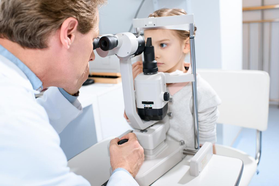 Become-an-Ophthalmologist-1