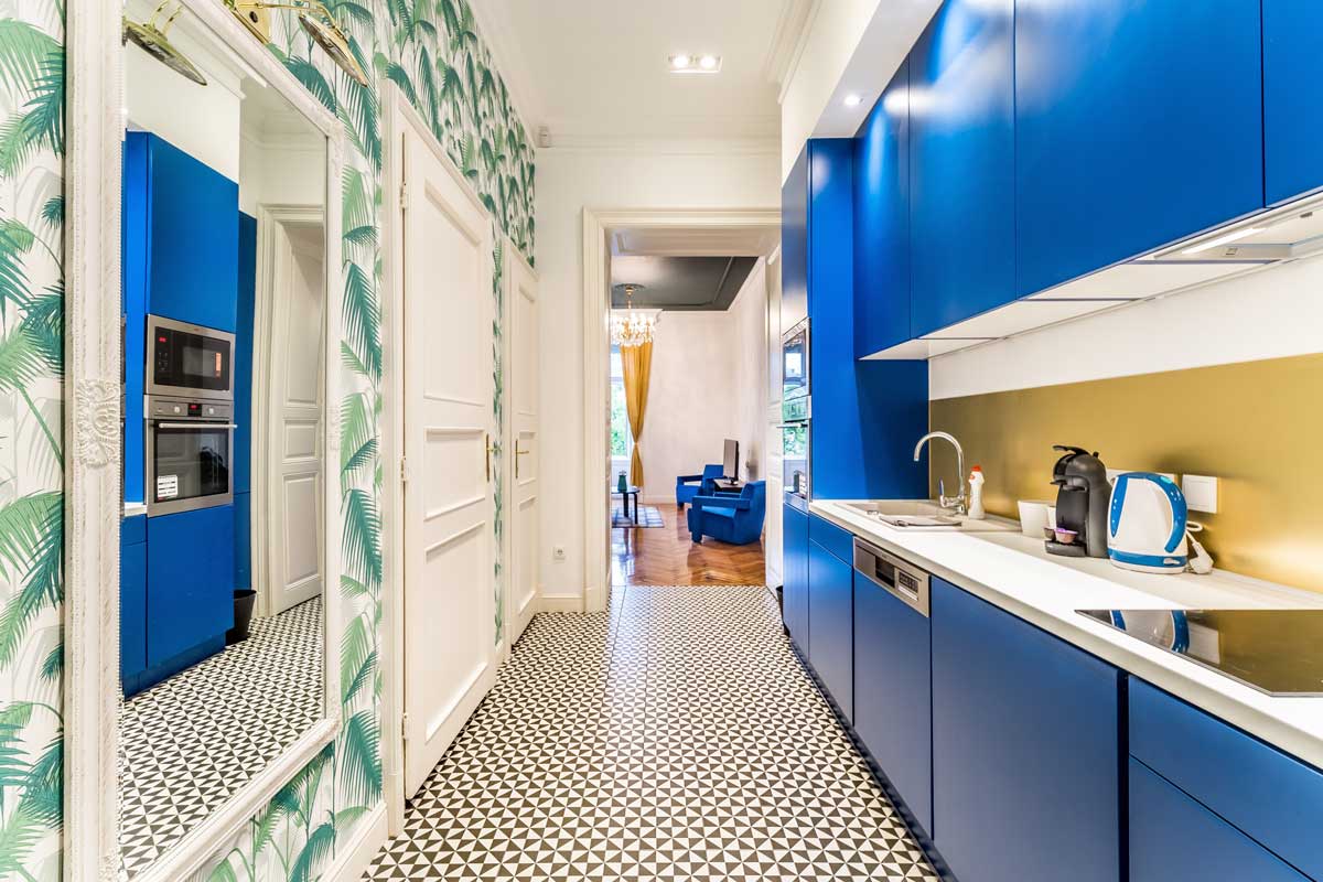 Blue-and-White-Kitchen