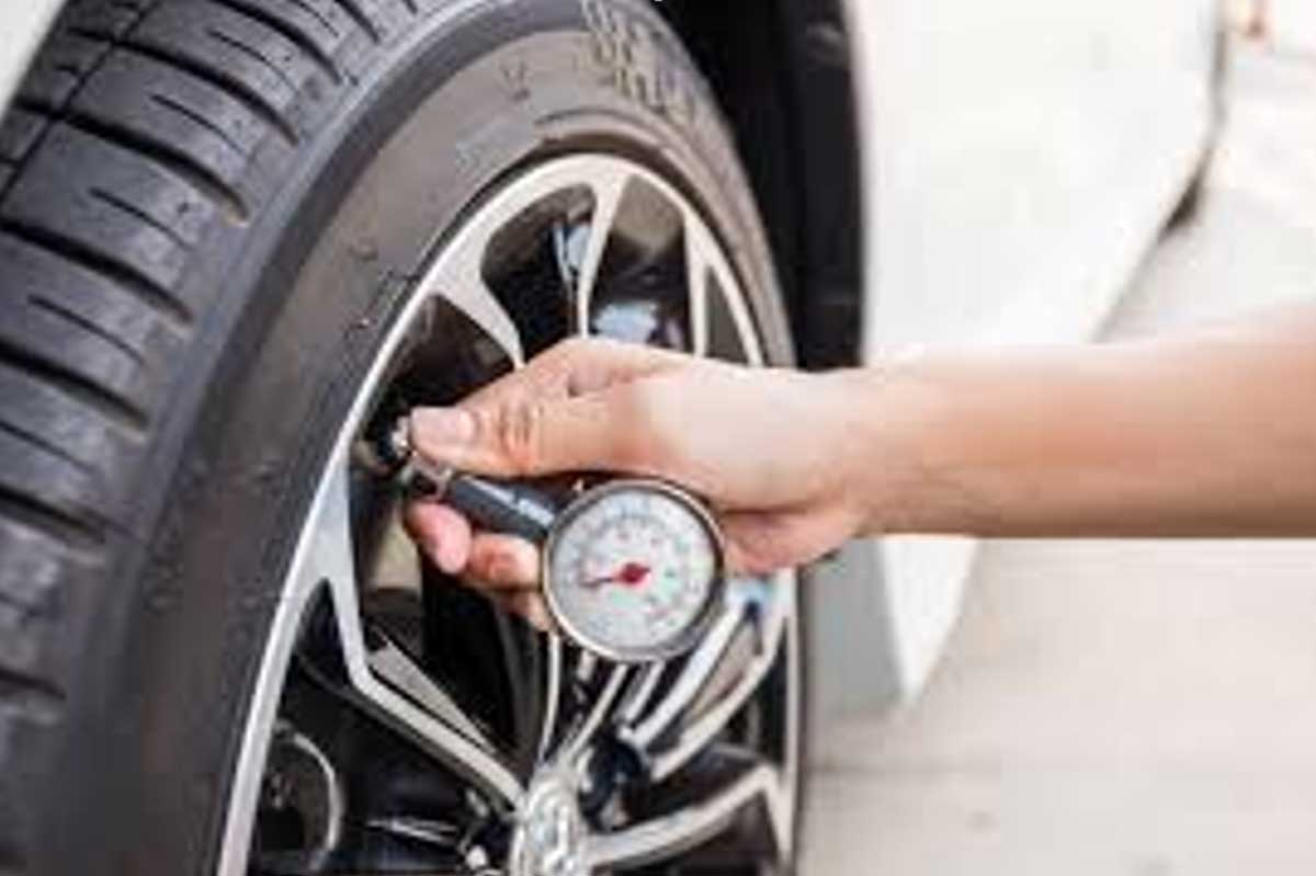 Checking the Tire Pressure