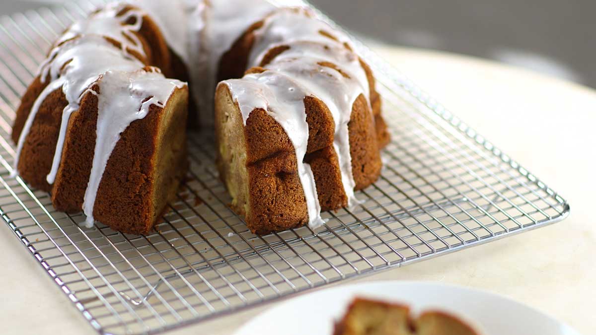 Cinnamon Apple Cake Recipe