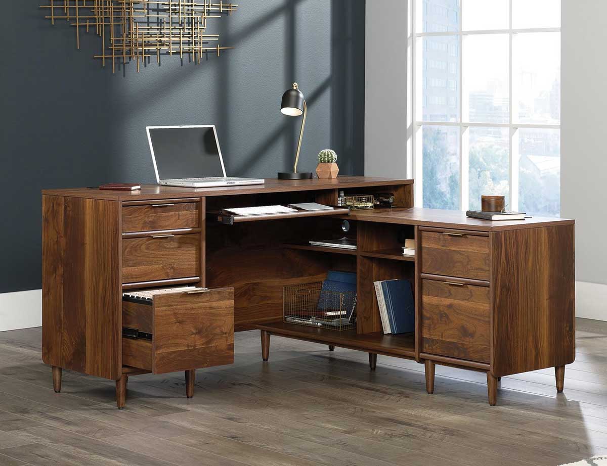 Traditional desk