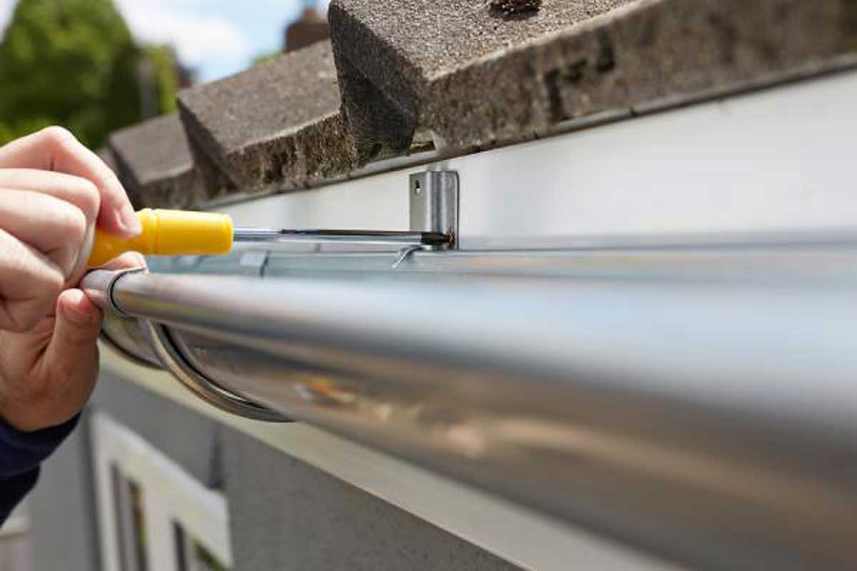  Fix Gutters Made from Metal